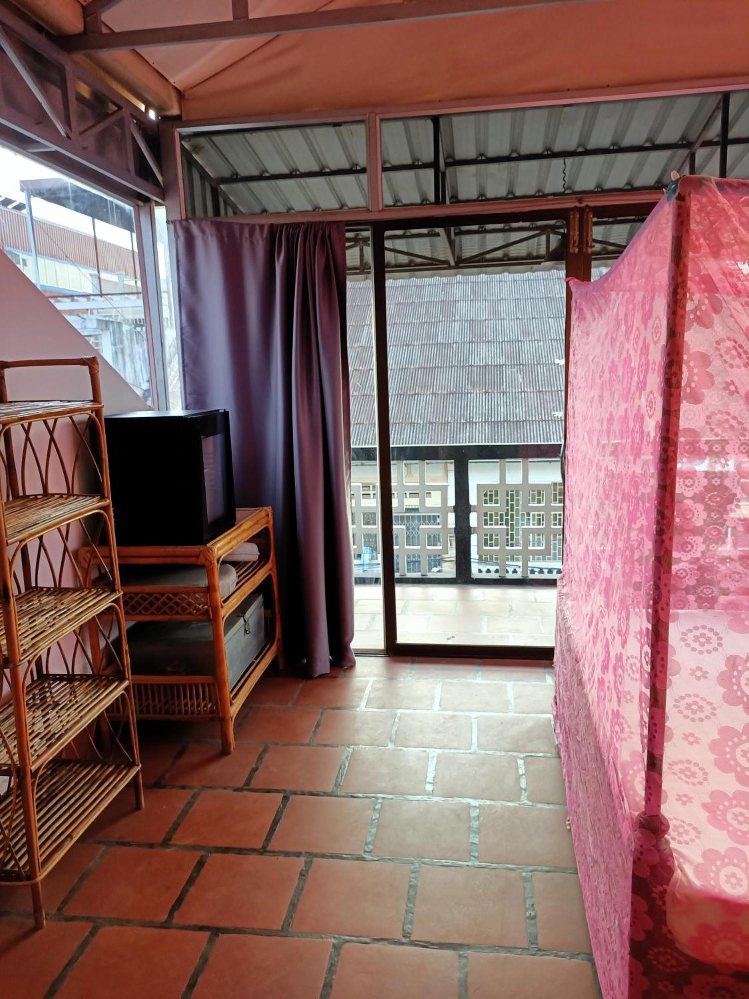 Ganesha Hostel Battambang Rom bilde